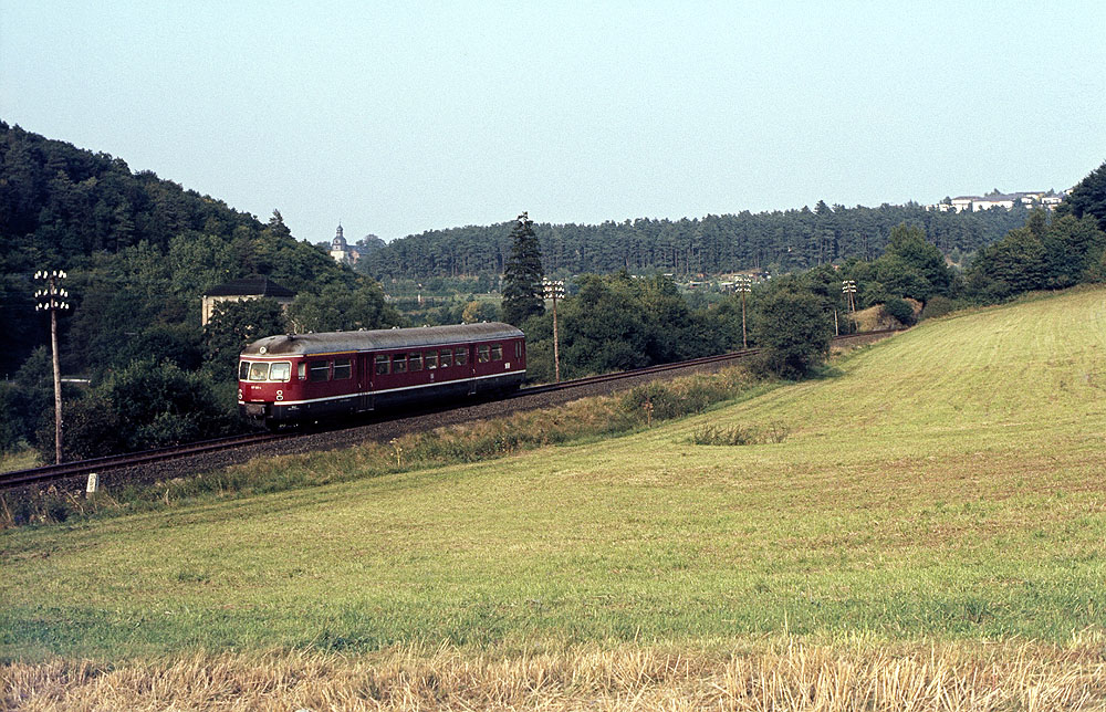 https://www.eisenbahnfotograf.de/datei/September 1981/1170206 DB 517001 Bleidenstadt 10.9.1981 N5688.jpg